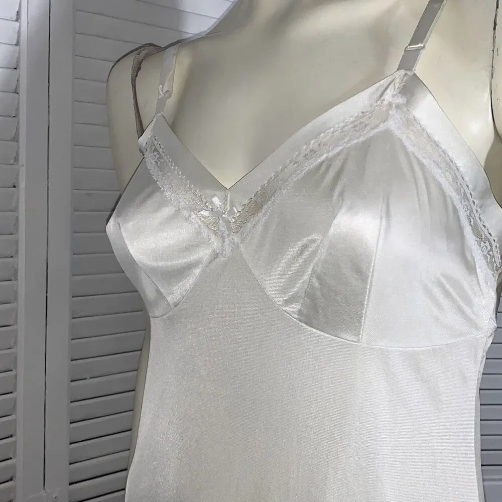 Vintage Lorraine Size 36 Tall Made in USA 100% Antron III Nylon White Full Slip - Picture 3 of 15